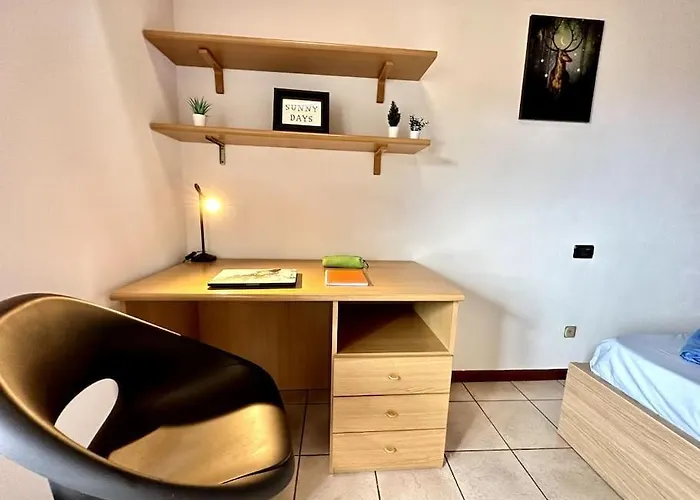3br Con Panoramica Sul Нессо